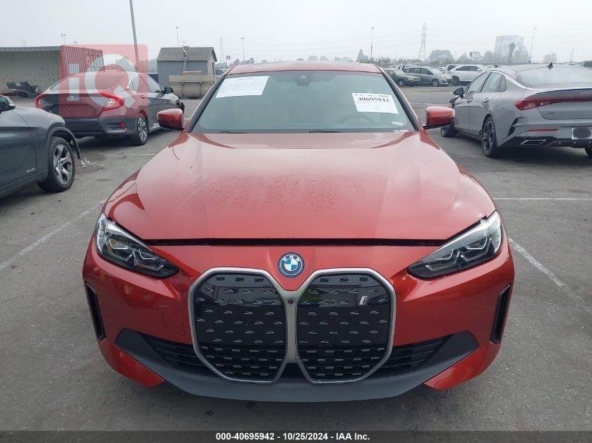 بی ئێم دەبڵیو i4